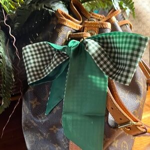 Beautiful twilly. Multi purpose